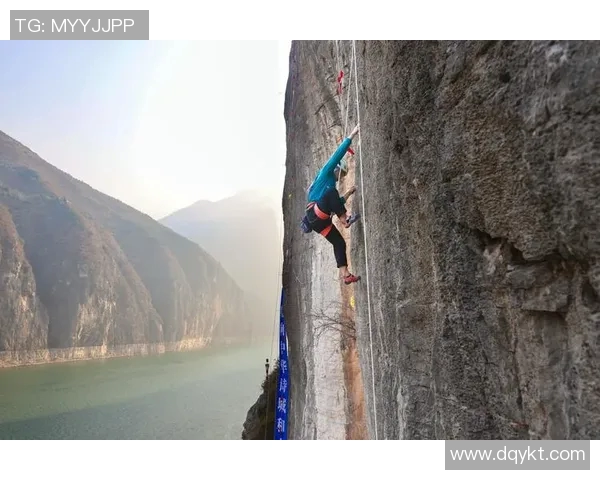 重庆攀岩队战术解析：阵地战打法的优势与应用探讨