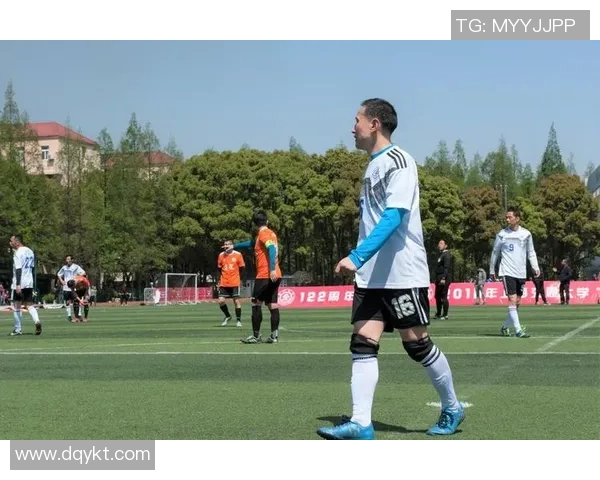 上海羽毛球队转型之路:从传统强队到现代化竞技新模式的深度解析 上海羽毛球队转型之路:从传统强队到现代化竞技新模式的深度解析