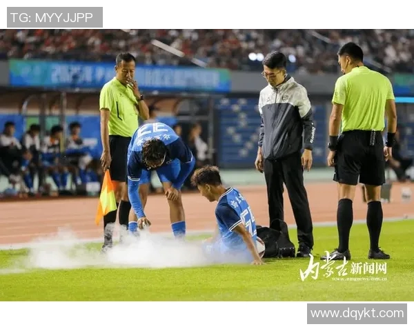 内蒙古中尤迎战成都兴城争夺足球联赛关键胜利的精彩对决