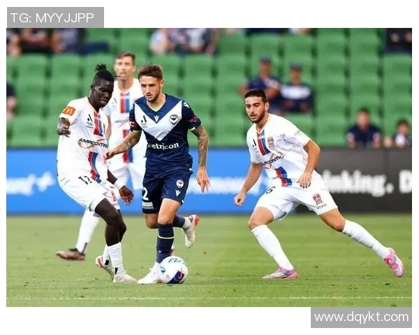 墨胜利与纽喷机的精彩对决揭示了足球战术的博弈与激情碰撞