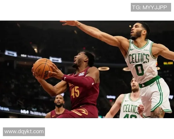 斯拉维与凯尔特的激烈对决揭示了欧洲足球的魅力与竞争力