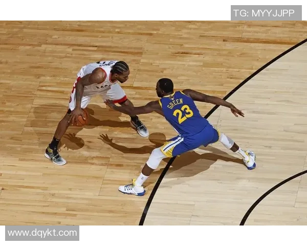 猛龙勇士总决赛第四场精彩对决回顾与分析,谁将夺得总冠军荣耀 猛龙勇士总决赛第四场精彩对决回顾与分析,谁将夺得总冠军荣耀