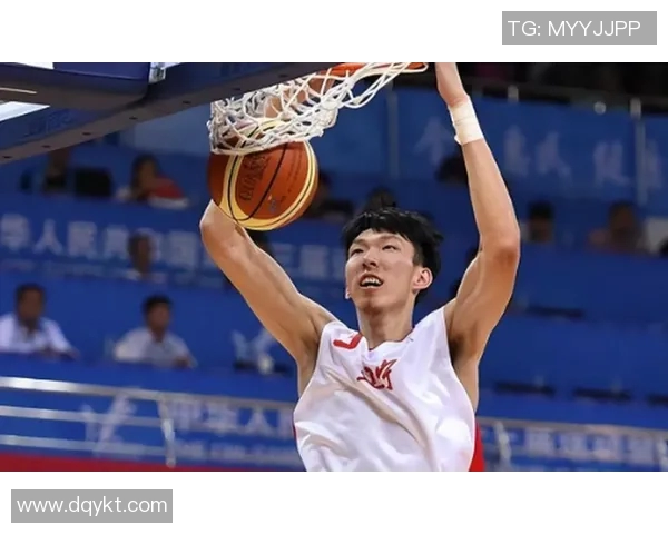 周琦在国际篮球舞台上的崛起与挑战：从青涩球员到顶尖中锋的成长之路